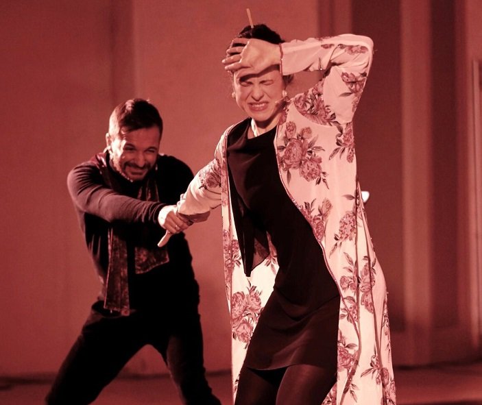 COPPIA APERTA QUASI SPALANCATA