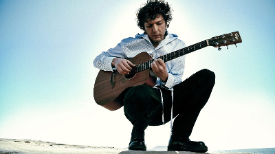 Ermal Meta performer